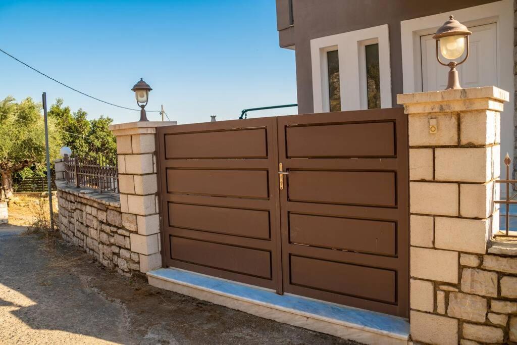 Akrivi'S House In Calamata Exterior foto