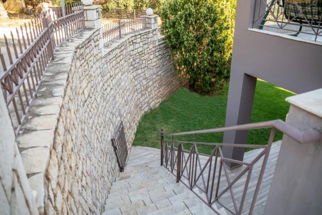 Akrivi'S House In Calamata Exterior foto